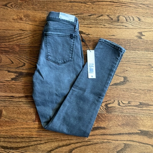 NWT, Joe’s ‘The Icon’ Mid-rise Skinny Ankle Jeans! - Picture 5 of 9